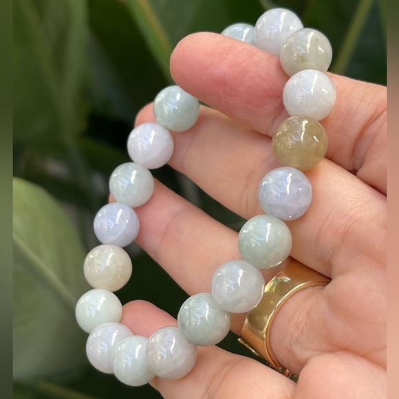 Vintage Jewelry - Lavender green yellow 10mm genuine jadeite jade bead stretchy bangle bracelet
